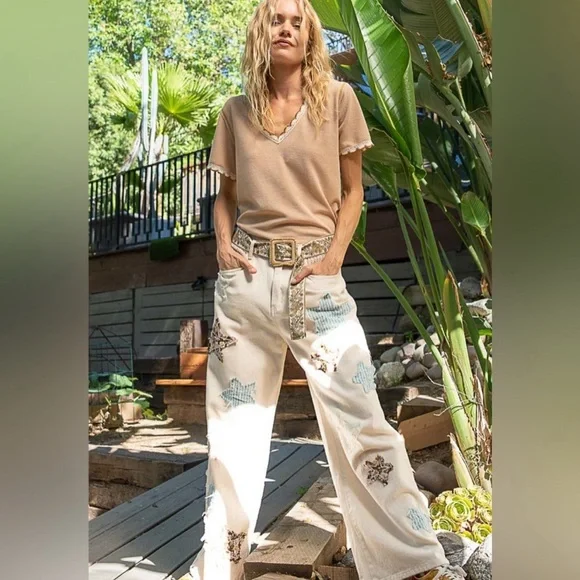 POL Cream OATMILK Star Patch Pants - Picture 6 of 7